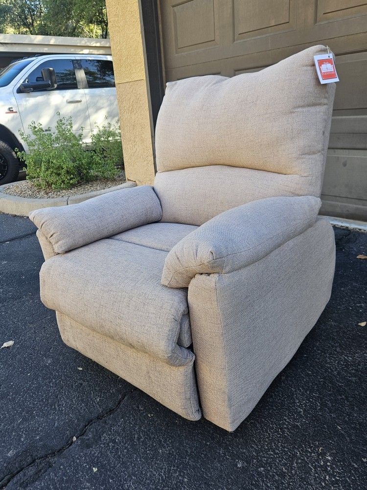 NEW LIGHT CREAM RECLINER CHAIR