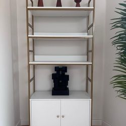 Bookcase/Shelf 