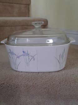 8 quart Corning ware Bake And Serve dish with glass lid