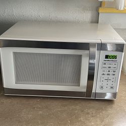 Hamilton Beach Microwave 