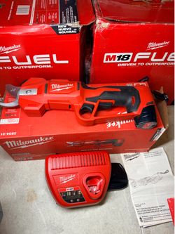Milwaukee M12 12V Cordless Brushless Pruner Shears Kit W/ 2.0 Ah Battery & Charger New $200