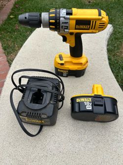 DEWALT Heavy Duty Hammer Drill Make me an Offer In Excellent Condition $1