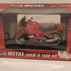 Red BMW R 1100 RS Touring Revell Metal with plastic part 1:12 08872