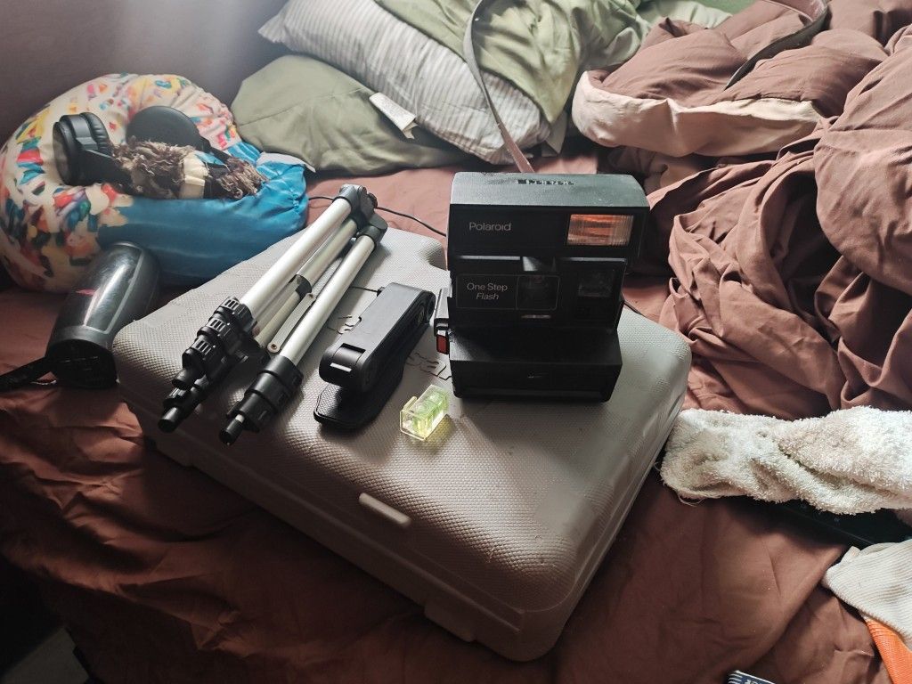 Vintage Polaroid One Step Flash Camera W Extras