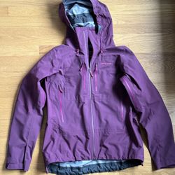 Patagonia Triolet Goretex Burgundy Rain Jacket, Women’s Large