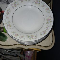 12x Antique Plates