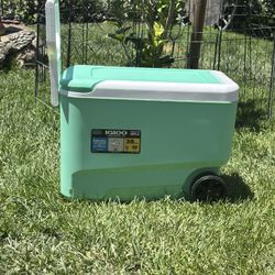 IGLOO ICE CHEST COOLER
