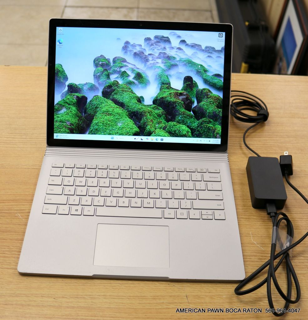 Microsoft Surface Book 1832 1TB SSD Intel Core i7 8th Gen. 1.9GHz 16GB NVIDIA Geforce GTX 1050 & Intel UHD Graphics 620