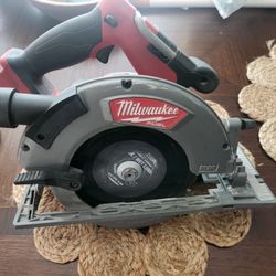 Milwaukee M18 Circular Saw