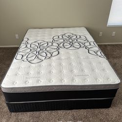 Queen size Mattress Pillow top new