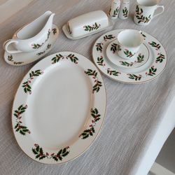 Christmas Dinnerware Set