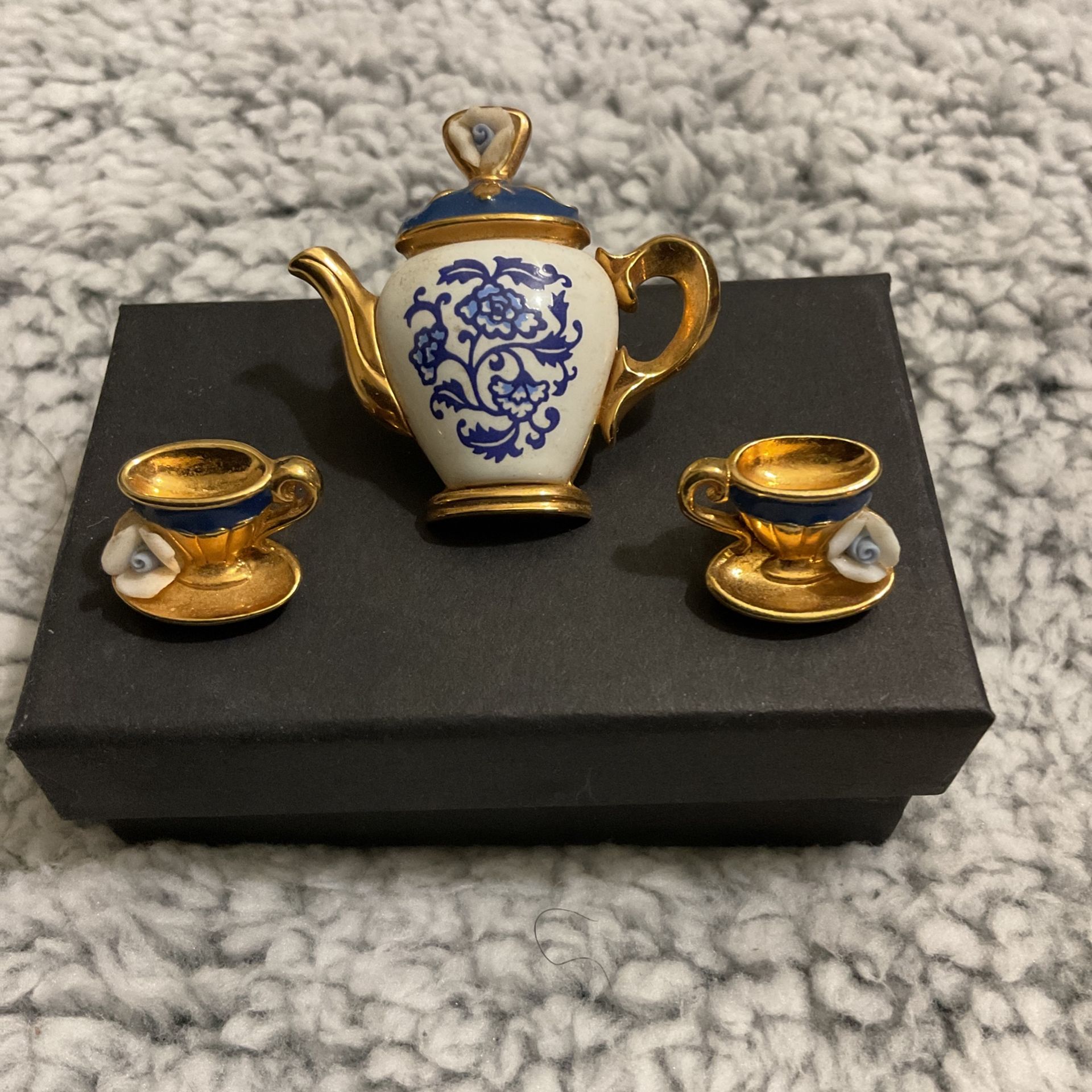 Vintage Goldtone Tea Kette Pin/brooch With Matching Earrings (Avon)