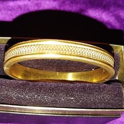 Vintage Gold Filled Bangle. Filigree decorations.