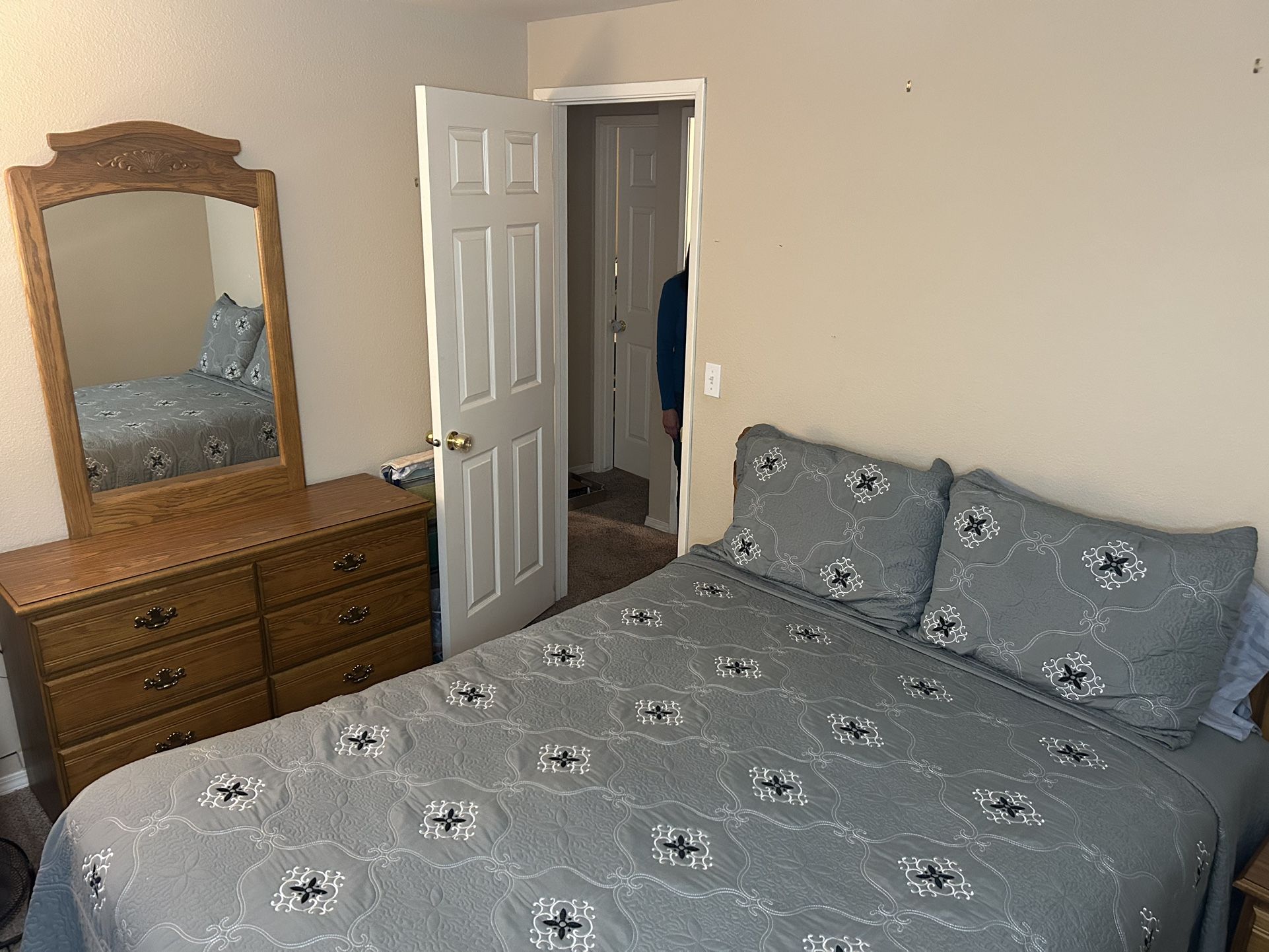 Queen Bedroom Set