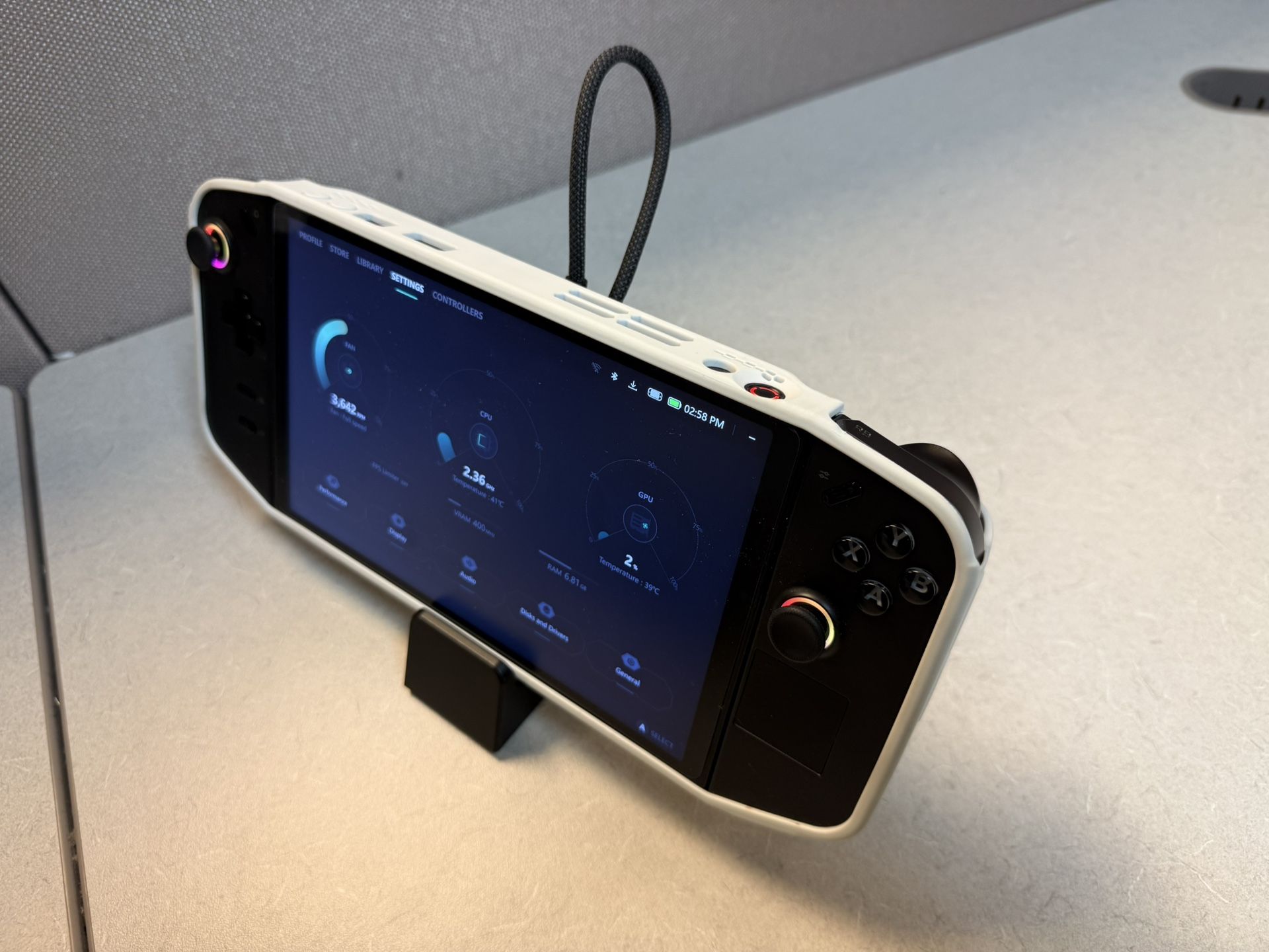 Lenovo Legion Go - 2 TB Storage – Pristine Condition + Extras