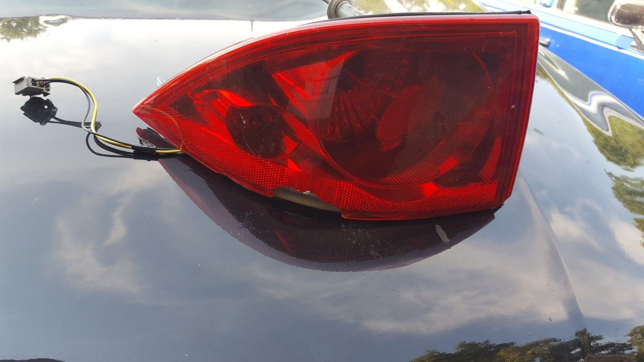 2008 Buick Lucerne driver side tail light
