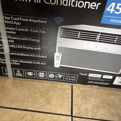LG  Windows Air Conditioner 10,000 BTU 115 Volt 
