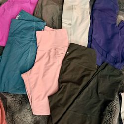 7 Pairs Women’s Medium Old navy Active Compression Leggings