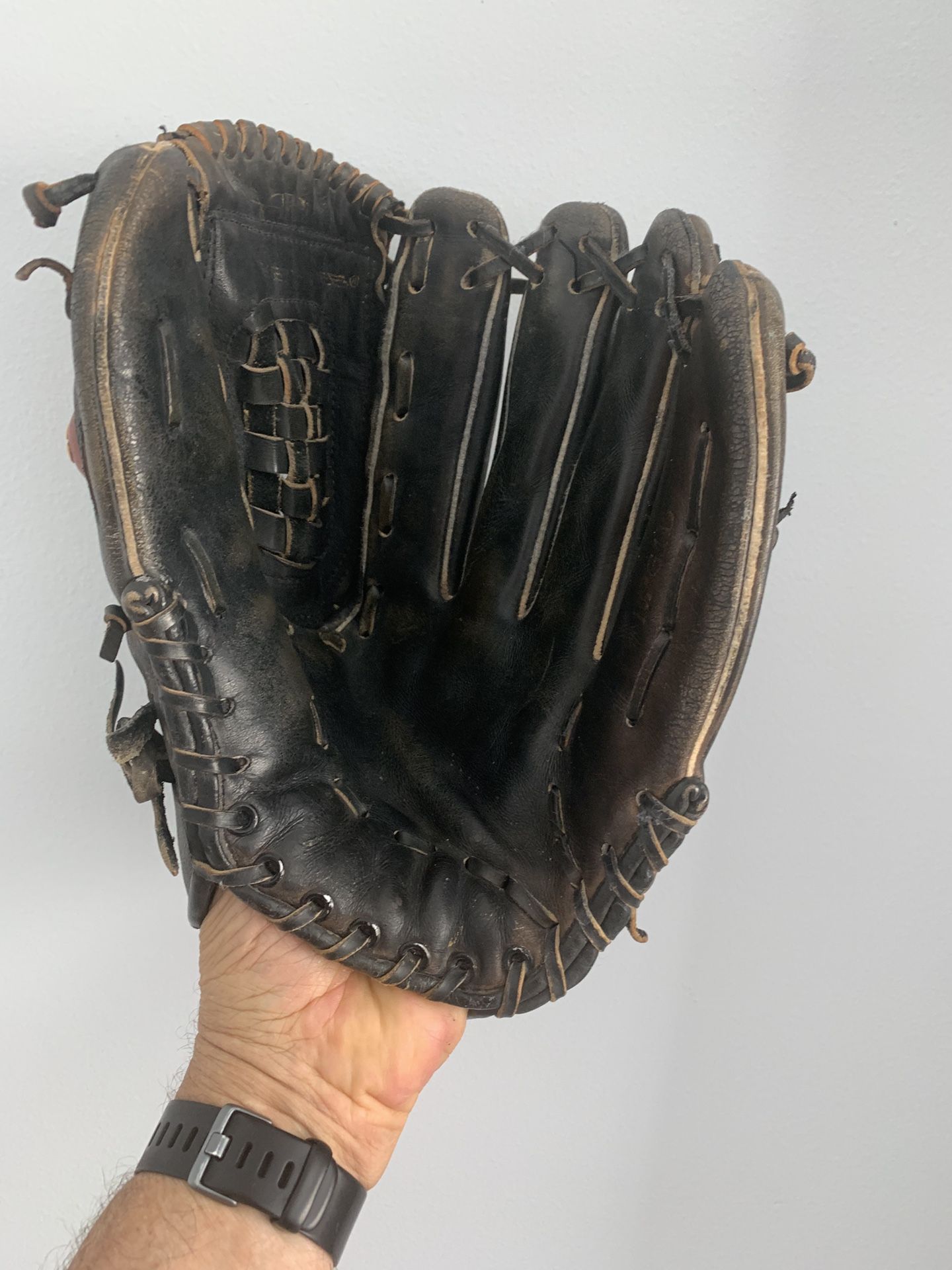 Classic Rawlings “The Pump” Baseball Glove, RPG1B