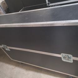 FLAT SCREEN TV CASE FOR TRASPORTING AND PROTECTING LCD TV 