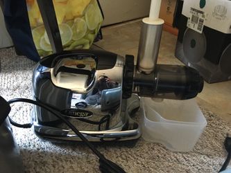 Omega Juicer