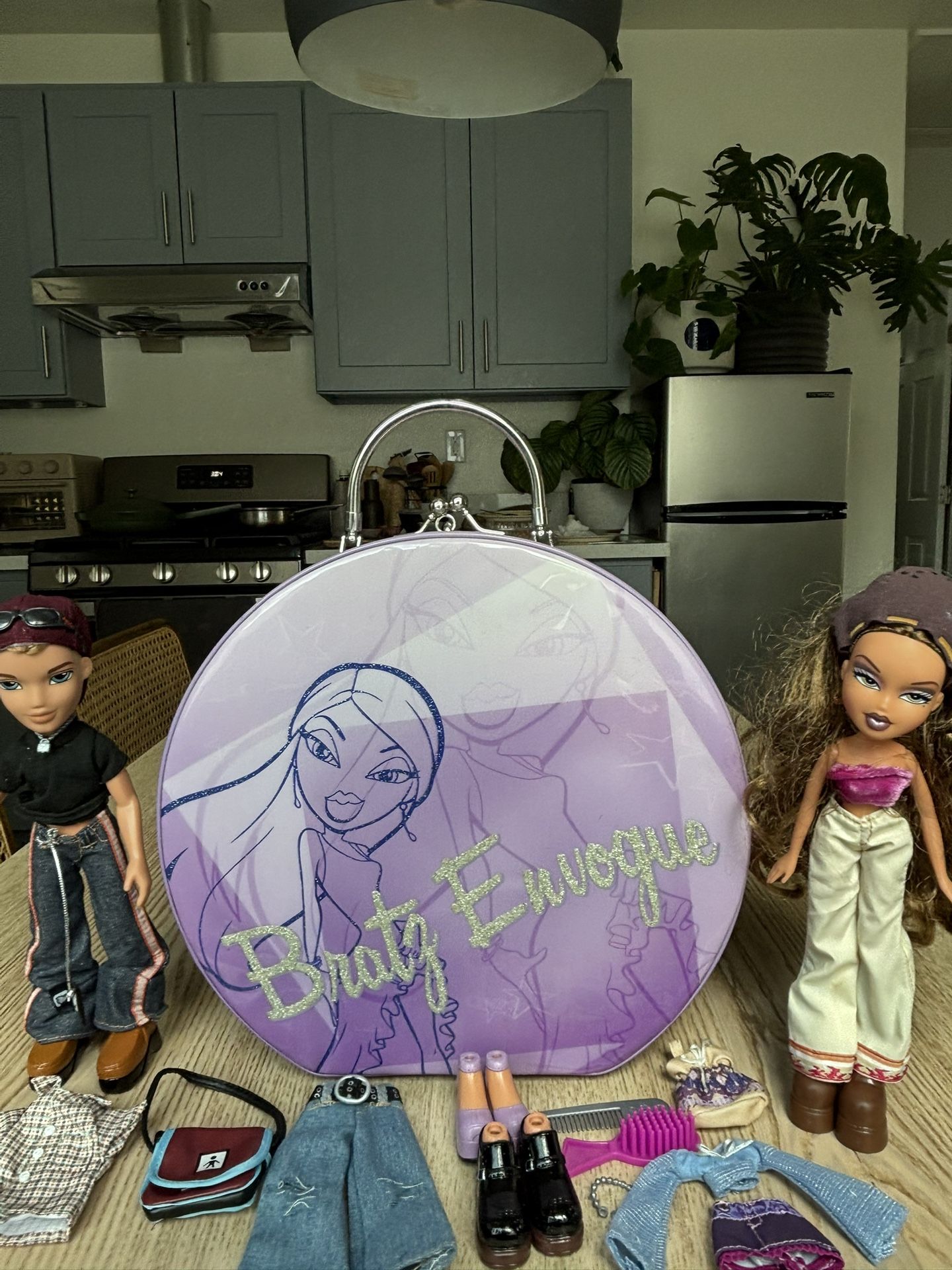 Bratz Lot 2024 Organizer 2021 Cameron MGA Entertainment 2021 Yasmin 20th Anniv