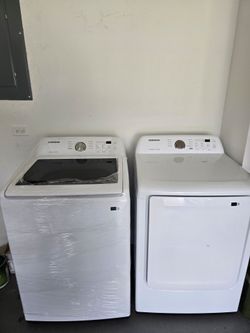 Samsung Washer and Dryer Set – 11 Months Old