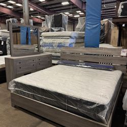 King Size Bedframe Dresser & Mirror. 🚚WE DELIVER🚚