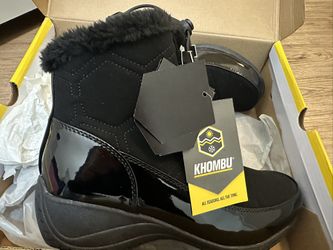 Khombu Boots - 9 Women NEW