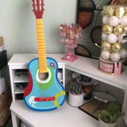 Six Strings Guitar 
