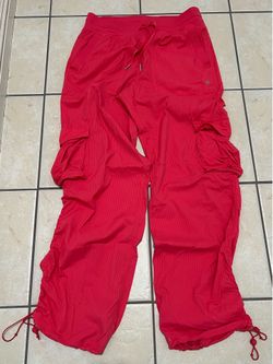 Lululemon salmon pink cargo pants SIZE MED (8)