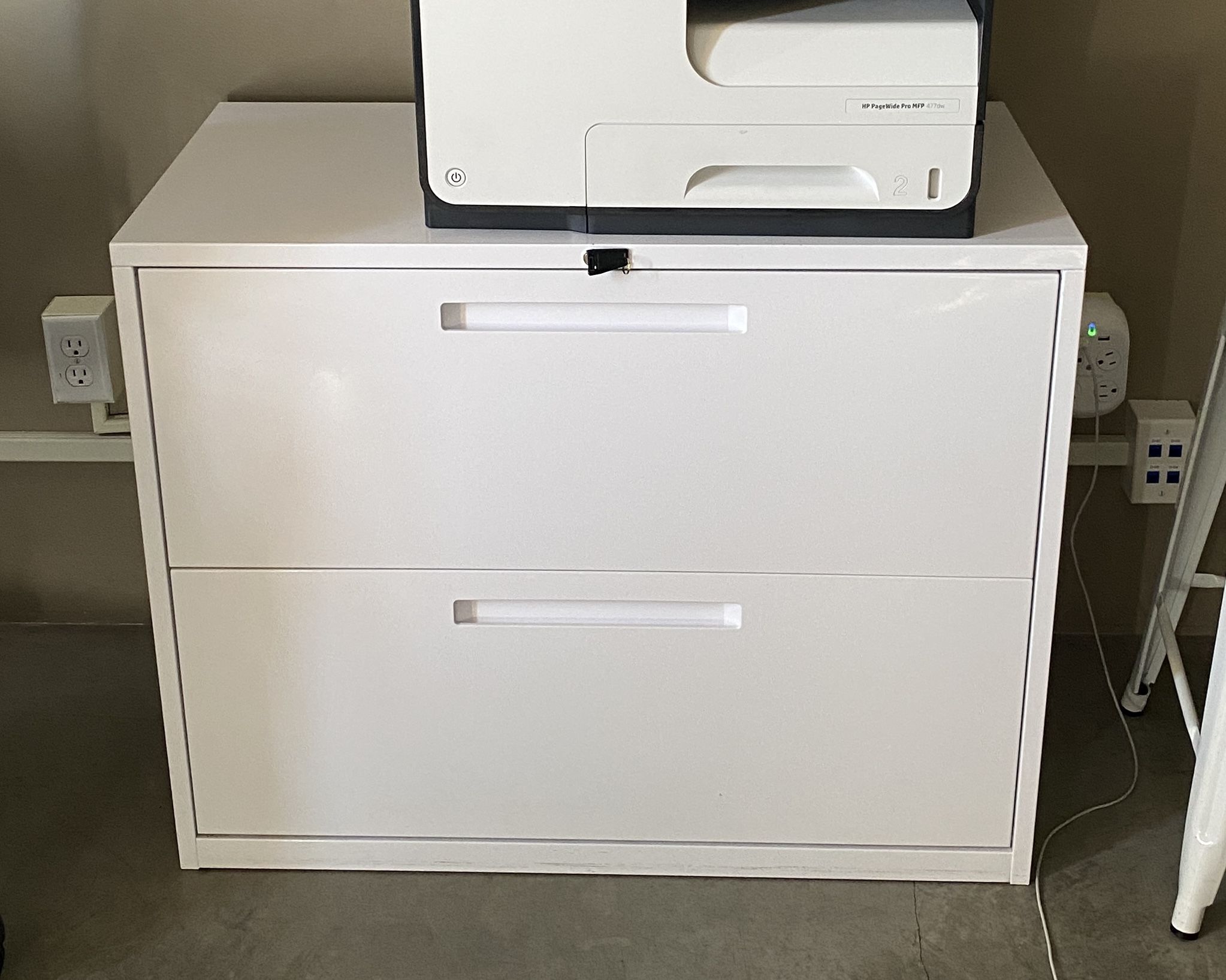 2 Drawer Metal Filing Cabinet / File Cabinet 