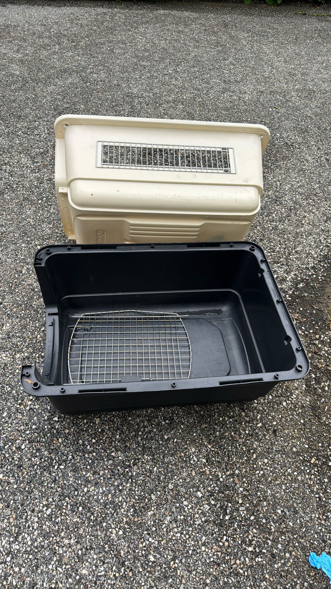 Free Petmate dog carrier/crate
