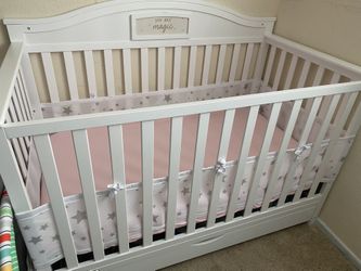 Graco 5-in-1 Convertible baby Crib With Drawers And mattress 