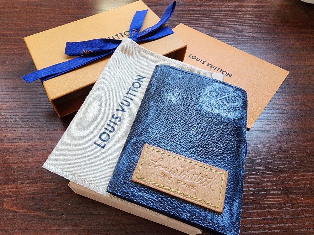 LV Wallet/Card Holder Rare 2021 Marine Blue Damier Monogram for Sale in San  Gabriel, CA - OfferUp