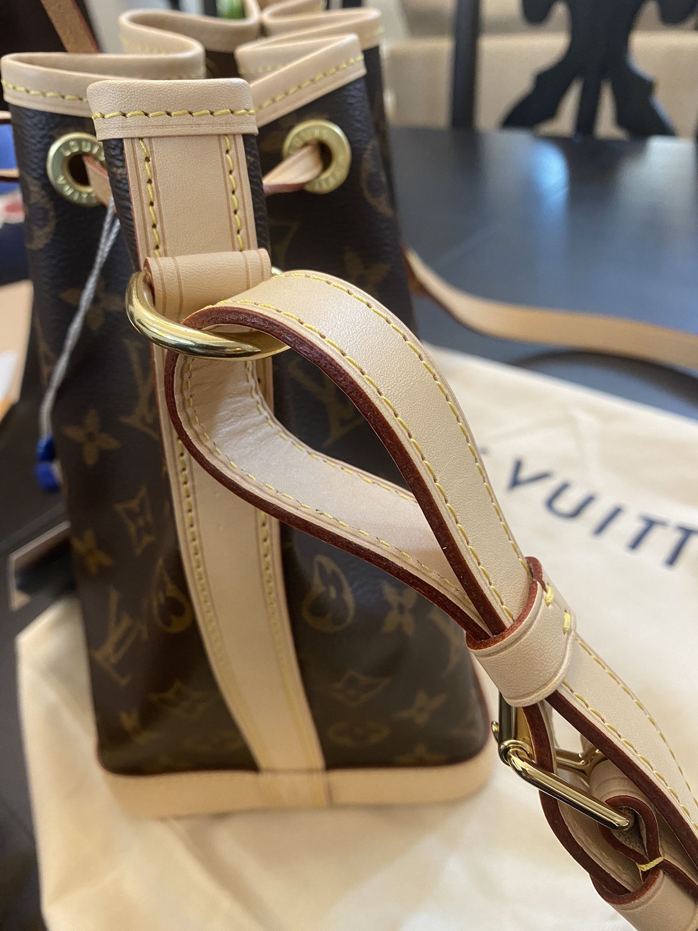 Chanel - Louis Vuitton, Sale n°2507, Lot n°6