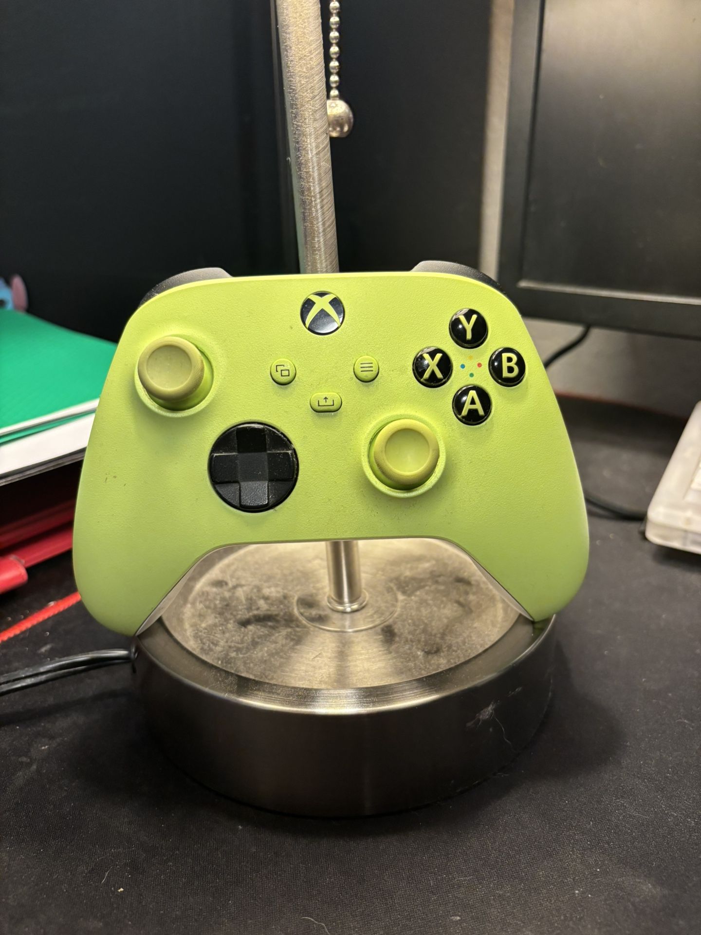 XBOX CONTROLLER LIME (price Negotiable)