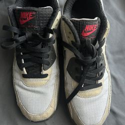NIKE AIR MAX - Men Size 10