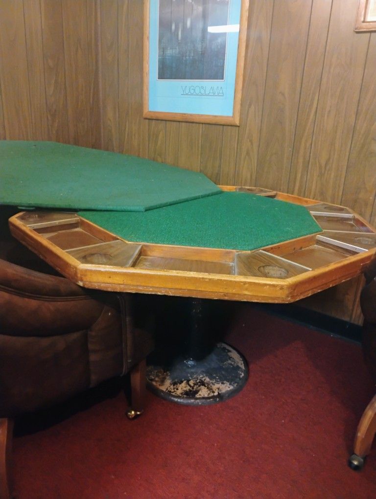 POKER/CARD TABLE