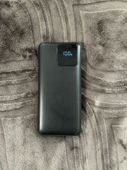 Up For Is a 10000mAh Power Bank With Type C, Apple And USB.