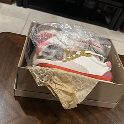 Kickoff training sneakers