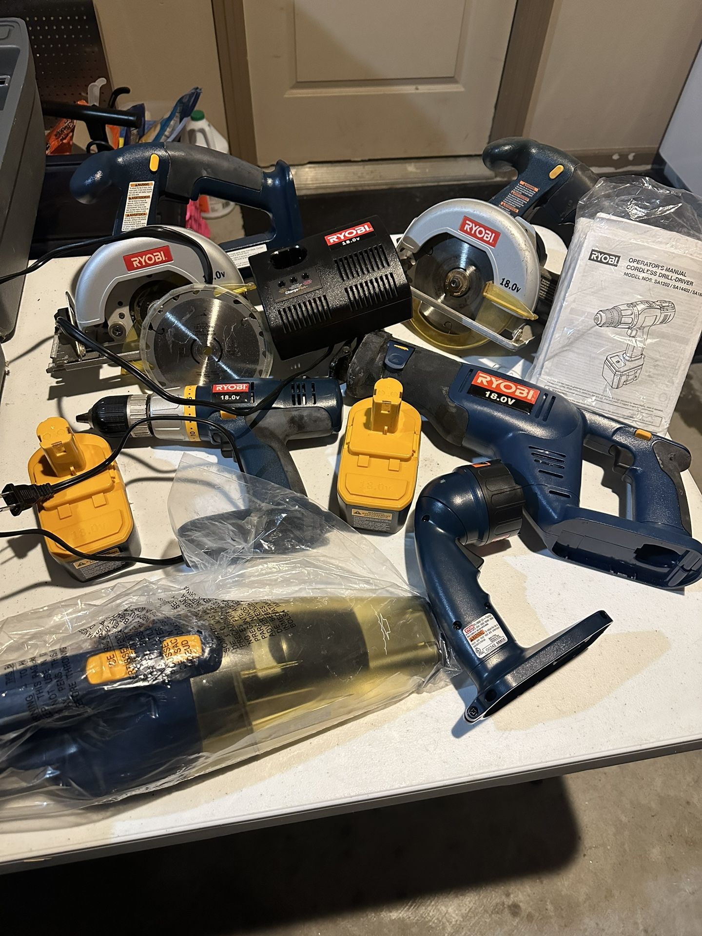 18V Ryobi Multi Power Tool Set w/case And Extras