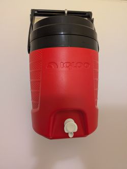 New Igloo Water Jug 2 Gallons