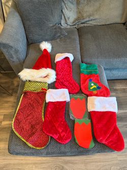 Various stockings and Santa hat-8 count
