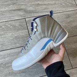 Jordan 12 University Blue Size 9