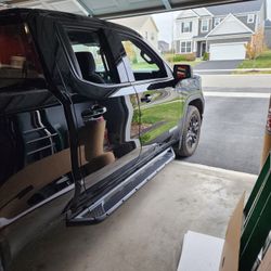 GMC Sierra Assist Steps With Sierra Logo