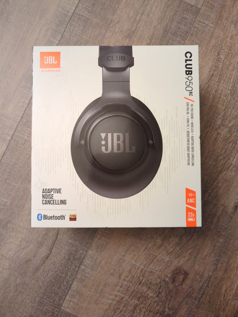 JBL Club 950NC Noise Cancelling Over The Ear Wireless Bluetooth Headphones