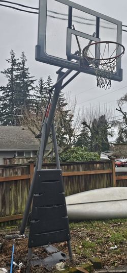 Height Adjustable Reebok Basket Ball Hoop