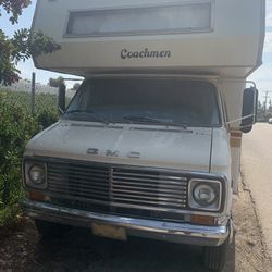 Coachman Motorhome 1976 - Equipped For Living On The Road 