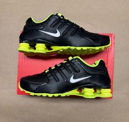 Nike Shox NZ Black Neon Men’s size 8 running shoes NEW!